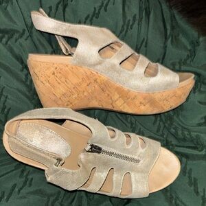 Johnston & Murphy Metallic Wedges